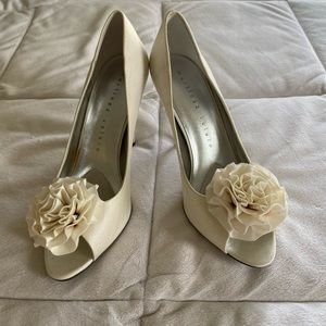 Martinez Valero vida white Tiffany shoes size 6 1/2. Brand new and never worn